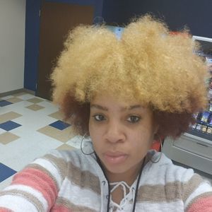 Meet your Posher, Denise